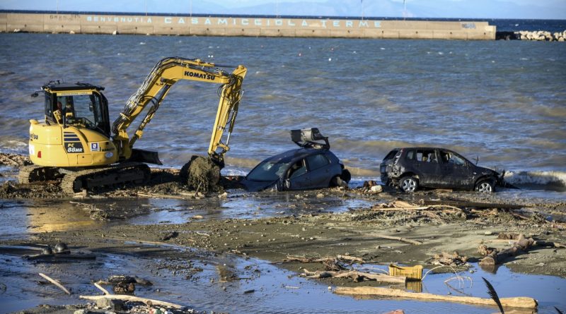 Ischia, frana a Casamicciola: continuano le ricerche dei dispersi. Pichetto: “In galera il sindaco e chi lascia costruire”