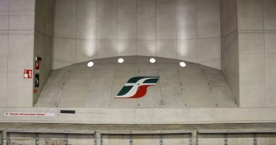 Breaking news: Le Ferrovie dello Stato italiane aggiungono un bonus di 300 euro per aiutare il personale a far fronte al costo della vita – Reuters