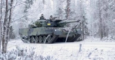 La mega esercitazione della Finlandia: blindati e cecchini messi alla prova a temperatura sottozero