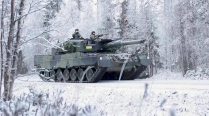 La mega esercitazione della Finlandia: blindati e cecchini messi alla prova a temperatura sottozero