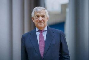 Breaking news: L’Italia è pronta ad aiutare l’Ucraina a ripristinare le reti elettriche in vista dell’inverno – Ministro degli Esteri – UrduPoint News