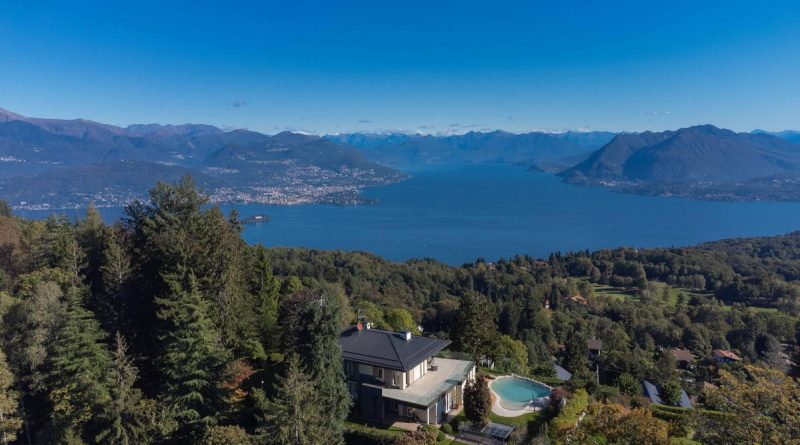 Breaking news: Una villa moderna in Italia con vista sul lago e sulle Alpi – Forbes