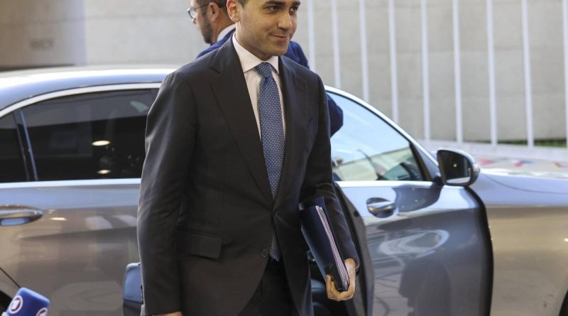 “Nemmeno uno stagista…”. Sberla europea contro Di Maio