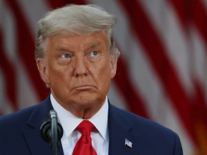 Il Comitato del 6 gennaio emetterà dei deferimenti penali al Dipartimento di Giustizia: Trump farà parte della lista?