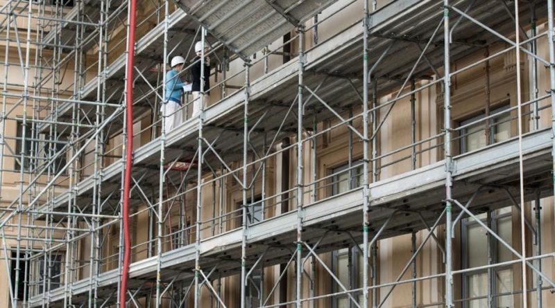 Superbonus, maxi accordo per le ristrutturazioni edilizie: Intesa cede 1,3 miliardi di crediti e libera spazi per gli acquisti