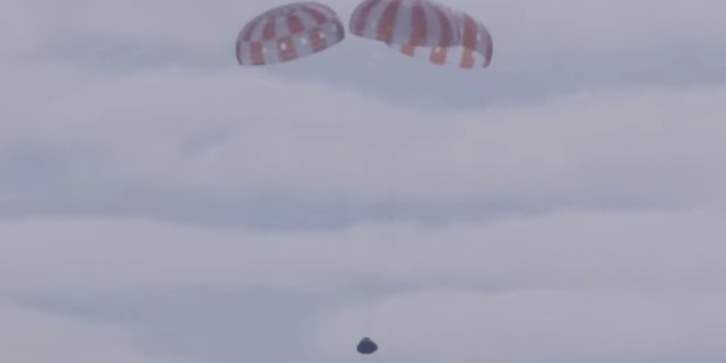 Il veicolo spaziale Orion della missione Artemis 1 della NASA è tornato sulla Terra