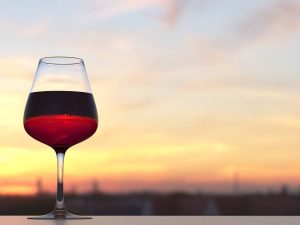 Carne e vino non cancerogeni. L’Italia batte la burocrazia Ue