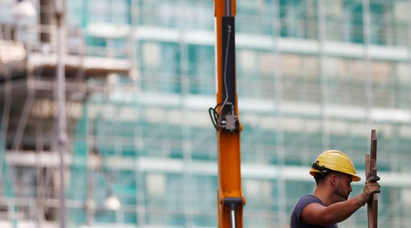 Manovra, rispunta la proroga del Superbonus fino a fine anno. Il reddito di cittadinanza torna nel mirino: possibile riduzione a 7 mesi