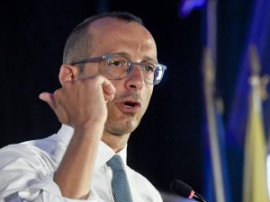 “Primarie a gennaio o rischiamo di sparire”