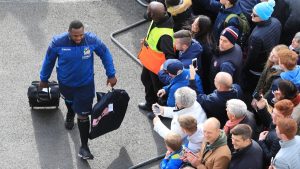 Breaking news: Cherif Traore ha ricevuto una banana marcia nel Babbo Natale segreto di Benetton – Yahoo Eurosport Italia