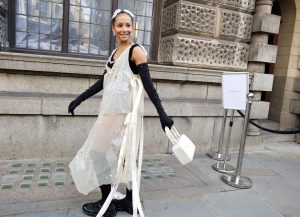 Il romanticismo dei nastri, visto nello street style