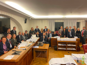 “Forzature sulla manovra. Le opposizioni occupano la commissione