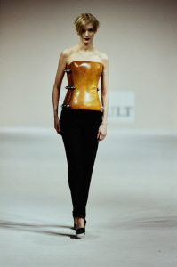Chalayan Autunno 1995 Pronto moda