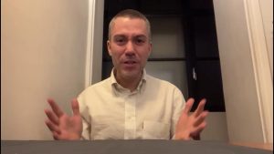 Saverio Raimondo presenta il numero di Robinson: “Proprio quello che mi mancava”