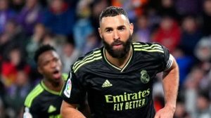 Benzema salva Ancelotti: doppietta nel finale, Real Madrid in testa