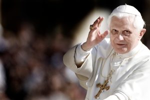 Benedetto XVI, il Papa che si dimise, muore a 95 anni