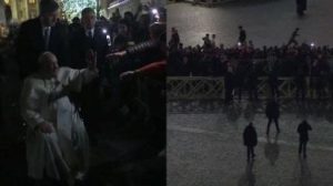 Papa Francesco in carrozzina dopo il Te Deum saluta i fedeli in piazza San Pietro