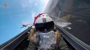 Il pilota ucraino in missione come Babbo Natale