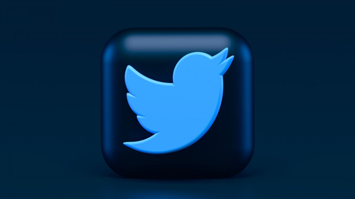 Attacco hacker contro Twitter: trafugati 200 milioni di indirizzi email