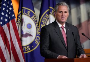 Kevin McCarthy è finalmente presidente della Camera. Vediamo se riesce a dire una parola