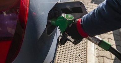 Benzina, il governo impone ai gestori di esporre il prezzo medio nazionale vicino a quello di vendita