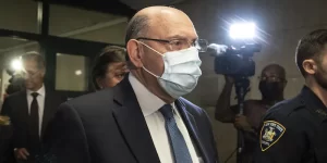 Allen Weisselberg, responsabile finanziario della Trump Organization, è stato condannato a 5 mesi di carcere per frode fiscale