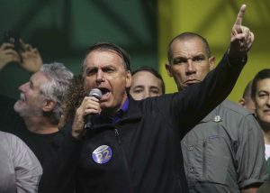 Militare, tribuno, presidente populista: chi è Jair Bolsonaro