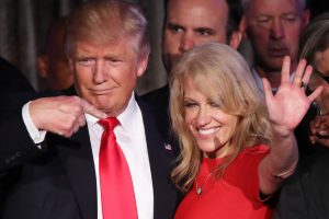 Il New York Times dà a Kellyanne Conway una piattaforma per scrivere che chiunque sia contro Trump è un perdente