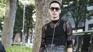 La moda uomo ha un nuovo protagonista: il pizzo