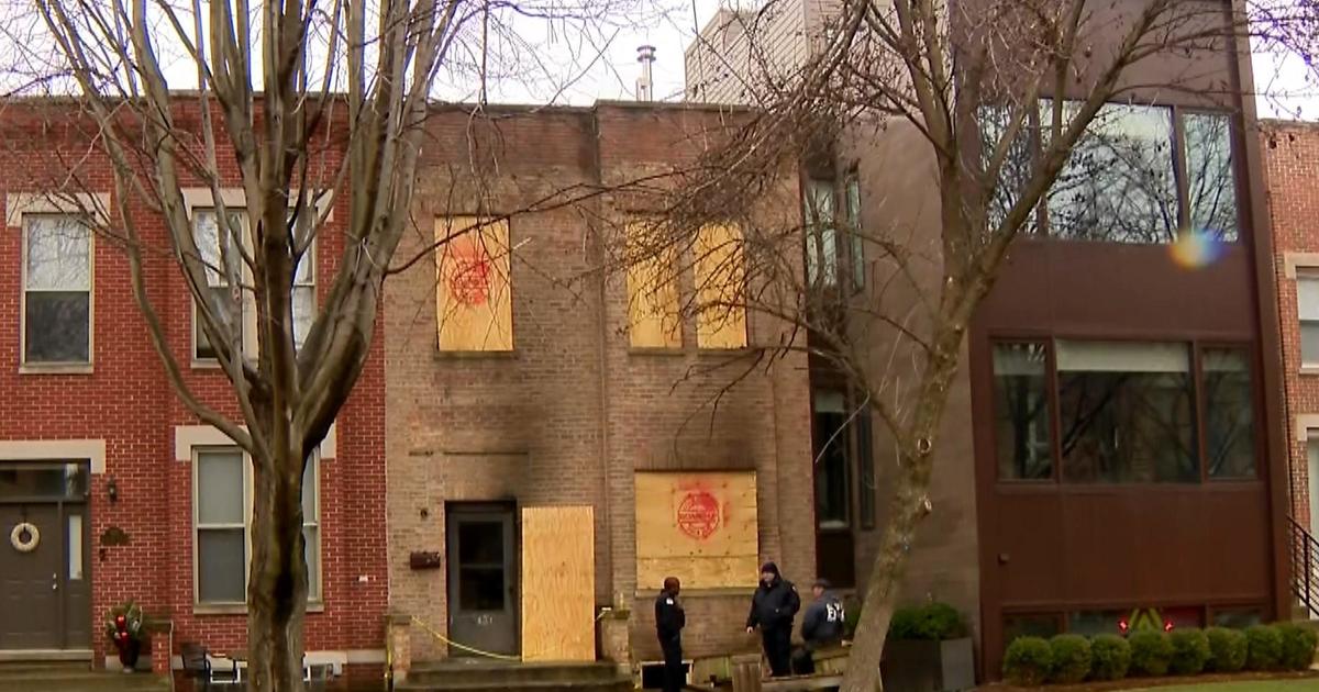 Breaking news: Un uomo di 77 anni muore dopo l’incendio di un appartamento a Little Italy – CBS Chicago