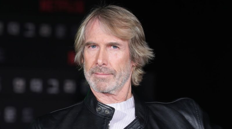 Breaking news: Michael Bay nega di aver ucciso un piccione sul set del film in Italia – Vulture