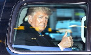 Rapporto: Trump sta implorando Facebook di riportarlo indietro