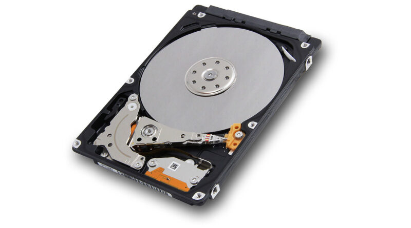 Hard disk in caduta libera? Il nastro magnetico non lo sa e continua a crescere