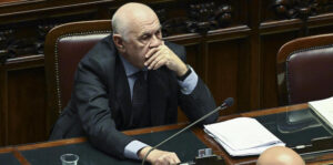 Il governo ha approvato un disegno di legge che rende perseguibili d’ufficio tutti i reati in cui ricorra l’aggravante per mafia o terrorismo
