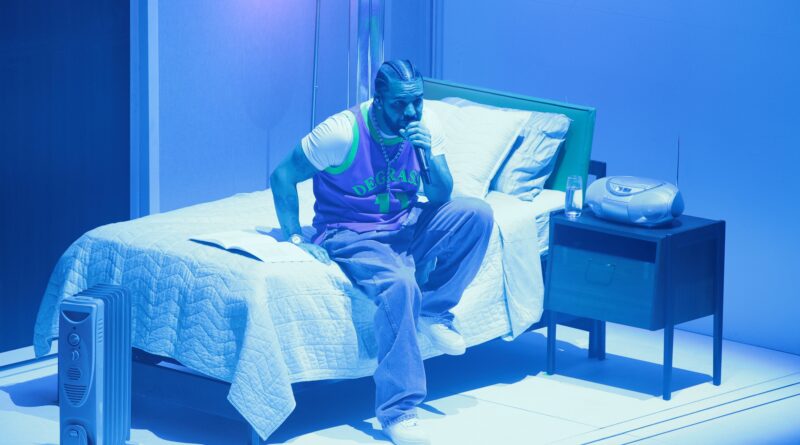 Drake insegna la storia di Drake all’Apollo