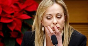Breaking news: Il premier italiano Meloni si trova di fronte a una scelta difficile per il ruolo chiave del Tesoro – Reuters