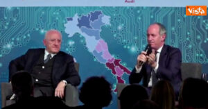 Il confronto tra De Luca e Zaia sull’autonomia: “Fai il don Giovanni”. “Siamo come due gemelli siamesi, anche se non ci somigliamo”