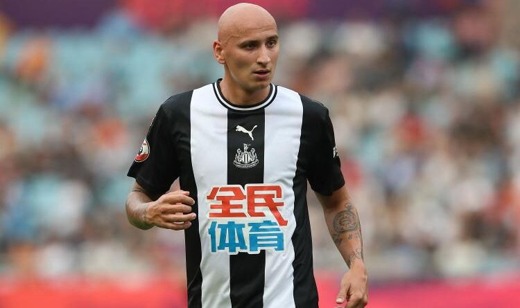 Newcastle, Shelvey ai saluti