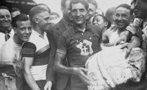Breaking news: Il vincitore del Tour de France che ha usato la sua bicicletta per salvare centinaia di ebrei durante la seconda guerra mondiale – TIME