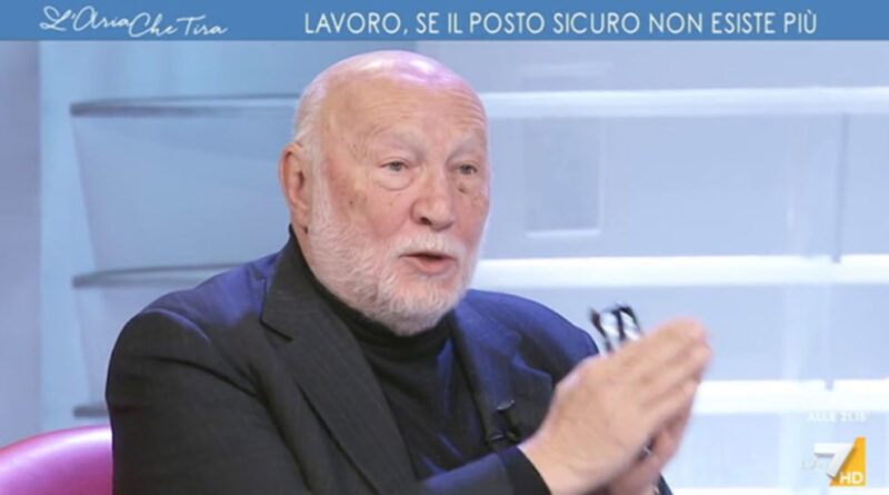 De Masi a La7: “Il lavoro manca perché c’è una politica economica non pensata per la felicità delle persone”