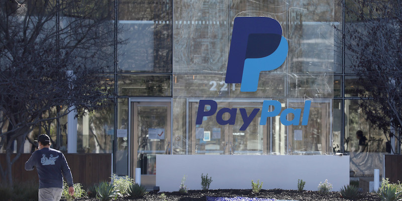 La società di pagamenti elettronici PayPal licenzierà duemila dipendenti