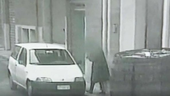 Maria Mesi filmata nel 1997: era già monitorata come amante di Messina Denaro. Una soffiata lo salvò
