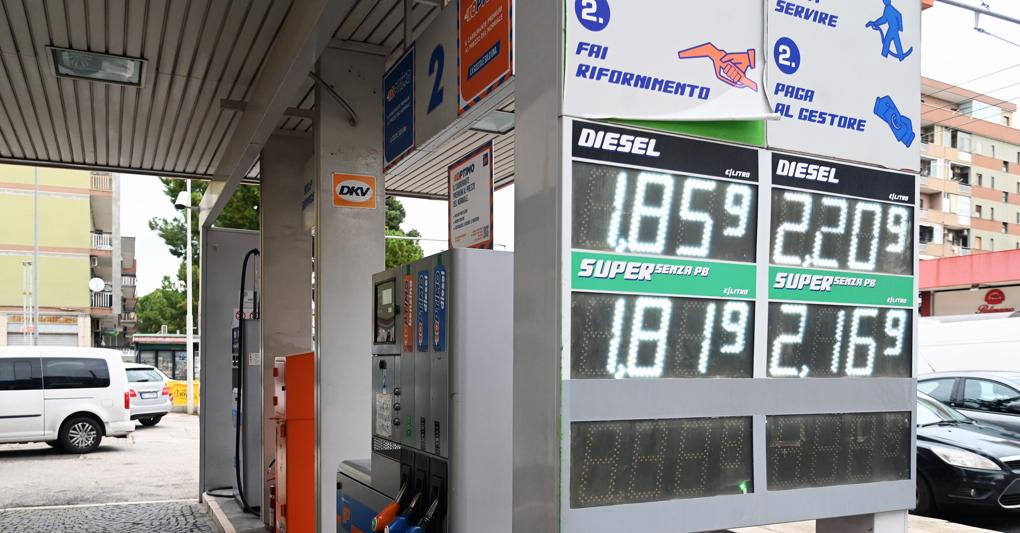 Carburanti, ecco gli aumenti dell’ultima settimana certificati dal governo