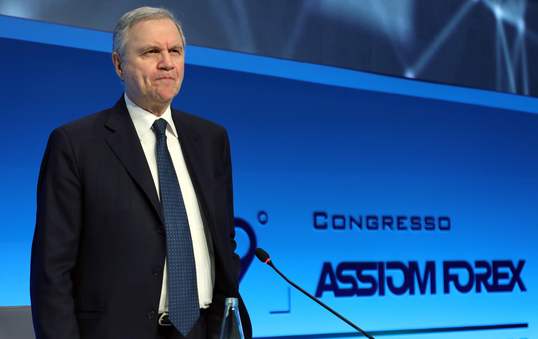 Visco: ridurre l’inflazione obiettivo fondamentale, politica monetaria resta su binario equilibrato