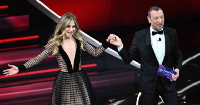 Sanremo 2023, le pagelle ai look della seconda serata: Francesca Fagnani incanta in Armani, Massimo Ranieri abbaglia. Giorgia Male: voto 4