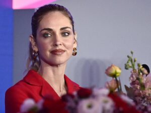 “Chiedetelo a lui”. Disastro in conferenza stampa a Sanremo per Ferragni