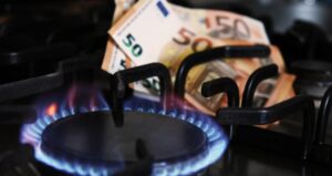 Bollette, ecco quanto si risparmia con il gas a 50 euro