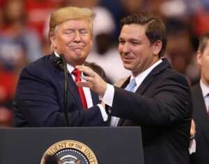 Ron DeSantis usa il suo libro di memorie per ricordare l’amore che prova per Donald Trump