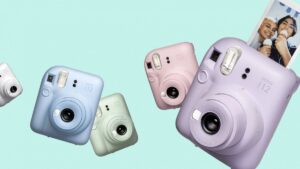 Fujifilm svela la Instax Mini 12: nuovo obiettivo e altre chicche
