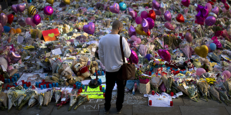 I servizi segreti britannici avrebbero potuto sventare l’attentato del 2017 a Manchester, dice un’inchiesta